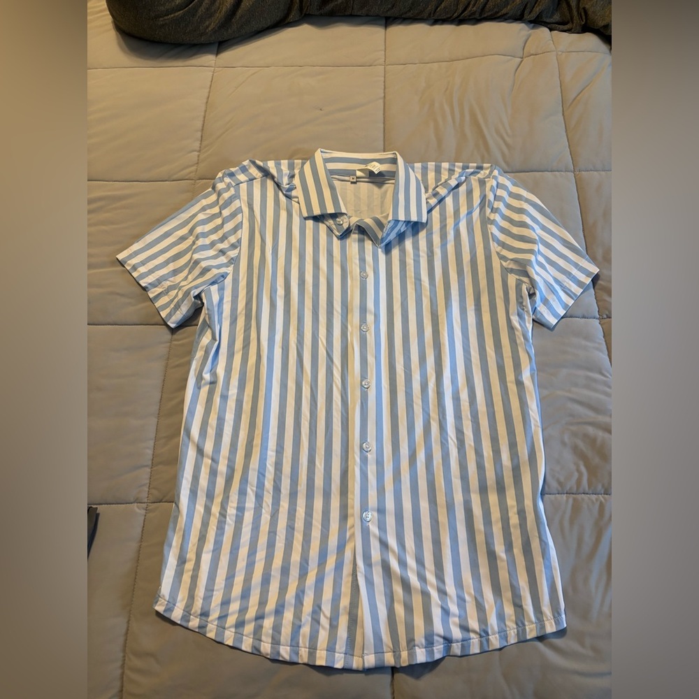 State and Liberty short sleeve button down MEDIUM